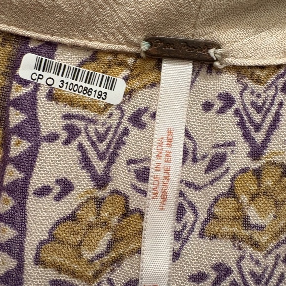 Elegant Cream and Purple Maxi Dress - Picture 3 of 4